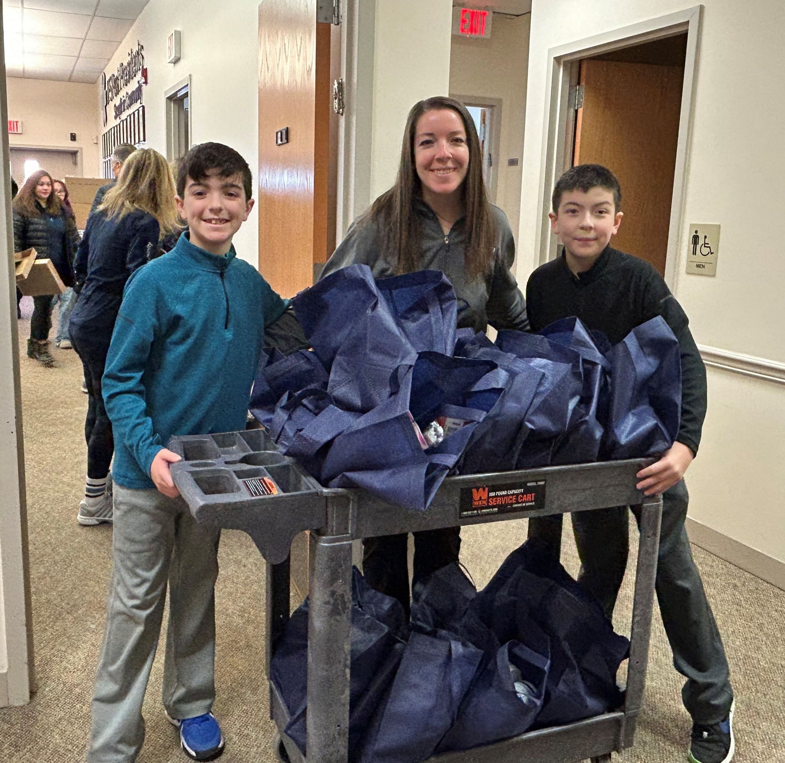 friends-family-and-neighbors-volunteer-at-martin-luther-king-jr-day-of-service-at-jfs